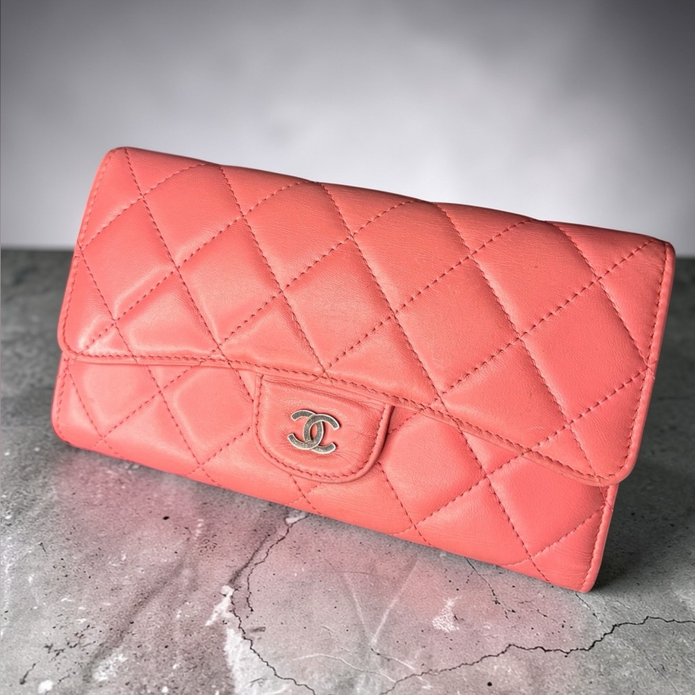 🎀Chanel Classique Pink Quilted Lambskin Wallet